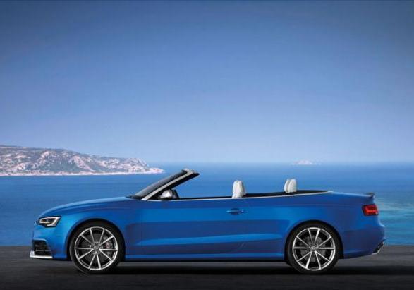 Audi RS5 Cabriolet profilo