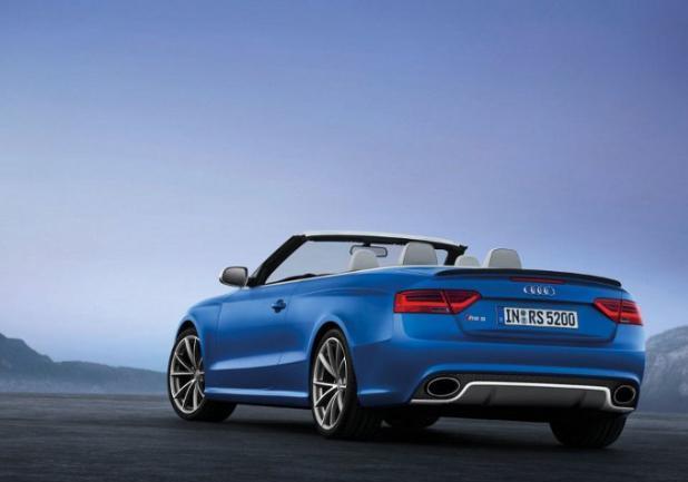 Audi RS5 Cabriolet tre quarti posteriore