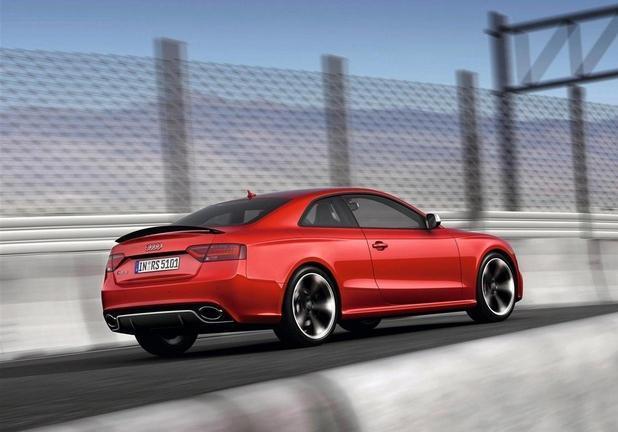 Audi RS5 tre quarti posteriore