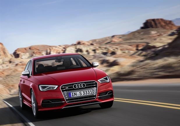 Audi S3 Sedan tre quarti anteriore