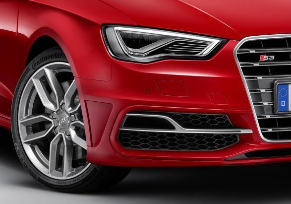 Audi S3 Sportback dettaglio sezione anteriore