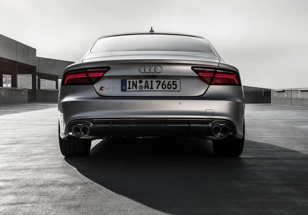 Audi Sport by Akrapovic RS7