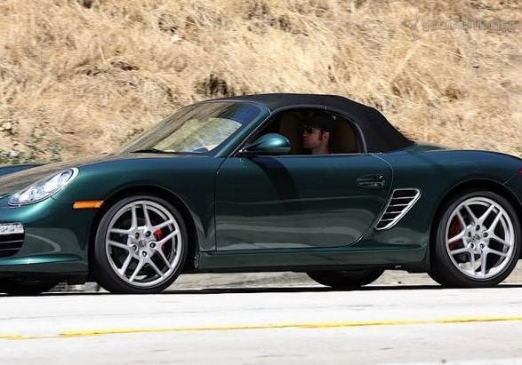 Le auto dei vip Robert Pattinson Porsche Boxster profilo