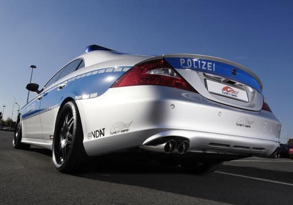 Auto della Polizia Mercedes CLS 63AMG posteriore