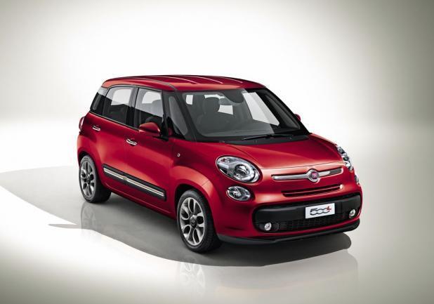 Auto Europa 2013 terza classificata Fiat 500L foto tre quarti anteriore