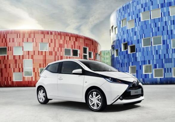 Auto guidabili dai neopatentati 2015 Toyota Aygo