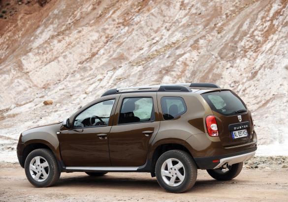 Auto meno care del listino Dacia Duster laterale