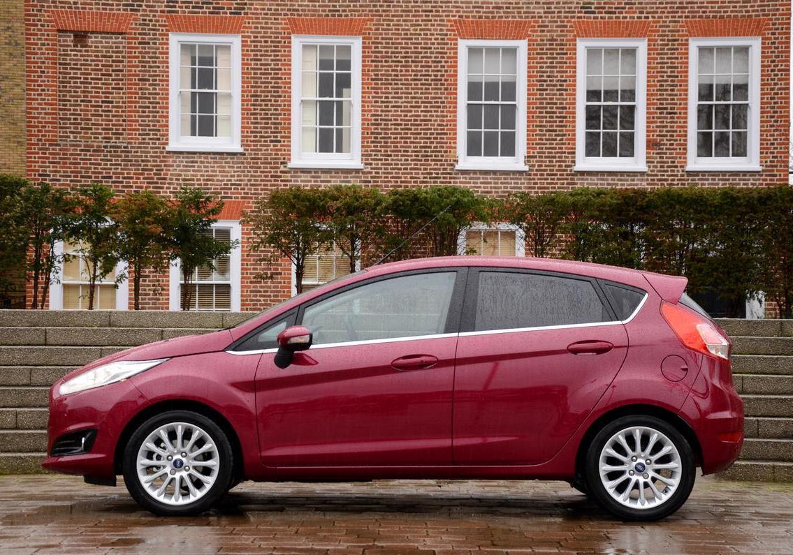 Auto usata vista laterale