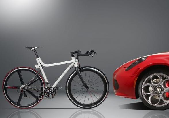 Bicicletta Alfa Romeo 4C IFD con Alfa 4C