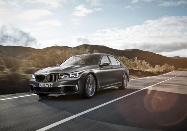 BMW 760 Li frontale