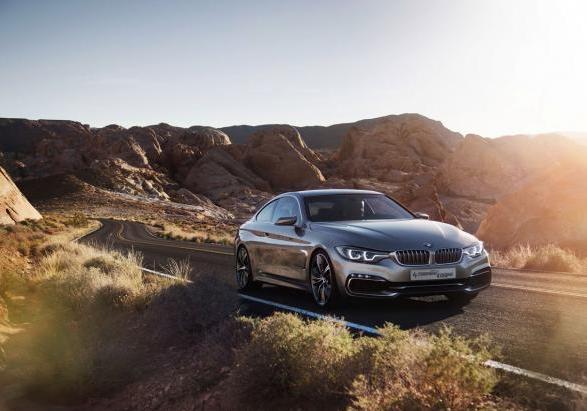 BMW Concept Serie 4 Coupé tre quarti anteriore lato destro