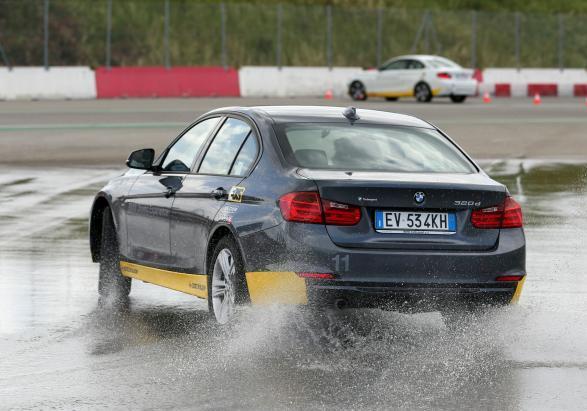 BMW Driving Experience sovrasterzo