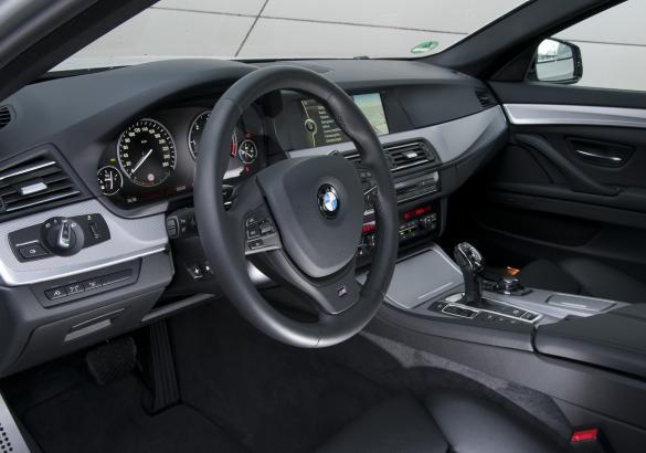 BMW M 550d interni