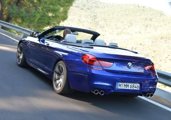 BMW M6 Cabrio tre quarti posteriore lato sinistro