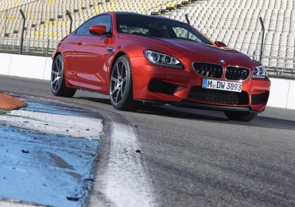 BMW M6 con Competition Package tre quarti anteriore