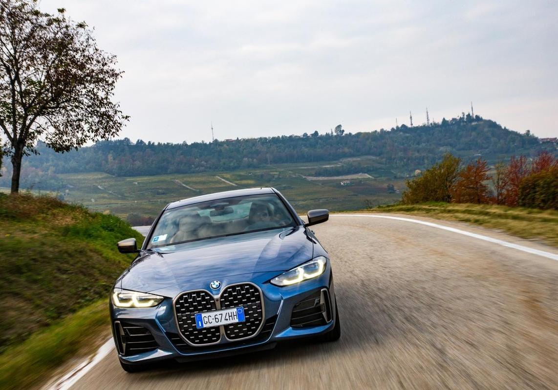 BMW Serie 4 Coupé 2020 doppio rene anteriore