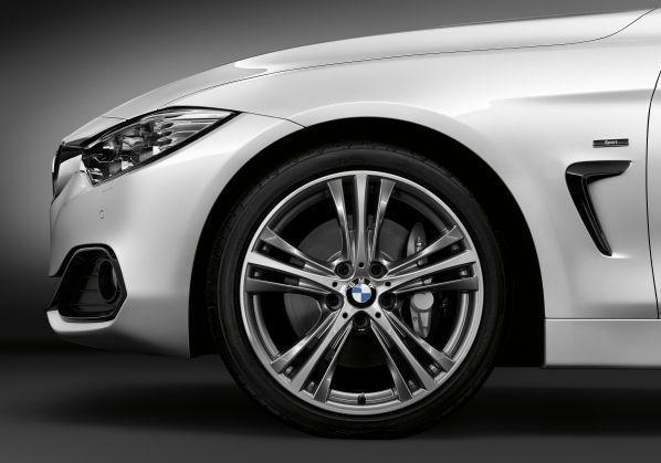 BMW Serie 4 Sport Line dettaglio sezione anteriore
