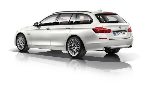 BMW Serie 5 Touring restyling tre quarti posteriore