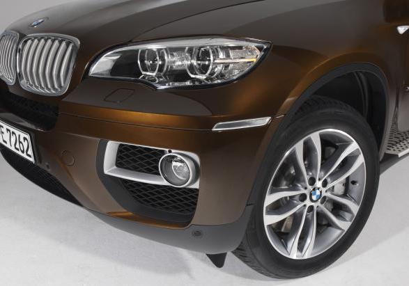 BMW-X6-2012 dettaglio anteriore