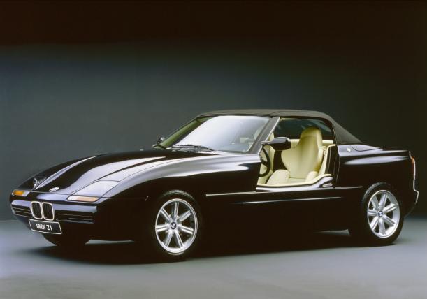 BMW Z1 nera tre quarti anteriore