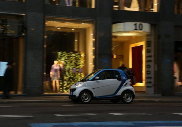 Car2go Smart Fortwo parcheggiata
