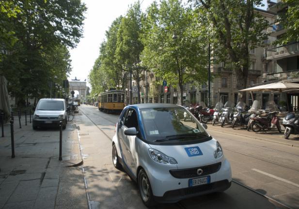 Car2go Smart Fortwo tre quarti anteriore