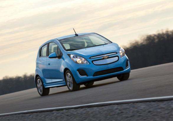 Chevrolet Spark EV tre quarti anteriore lato destro