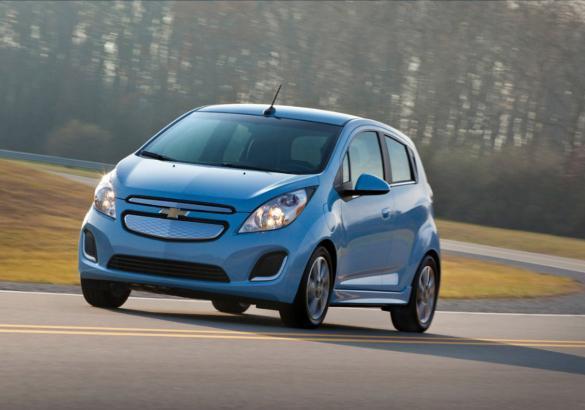 Chevrolet Spark EV tre quarti anteriore lato sinistro