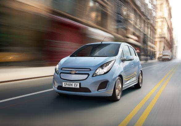 Chevrolet Spark EV tre quarti anteriore