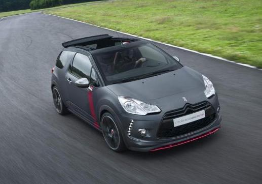 Citroën DS3 Cabrio Racing Concept tre quarti anteriore tetto aperto