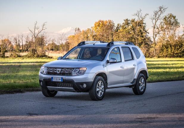 Dacia Duster 16 GPL tre quarti anteriore