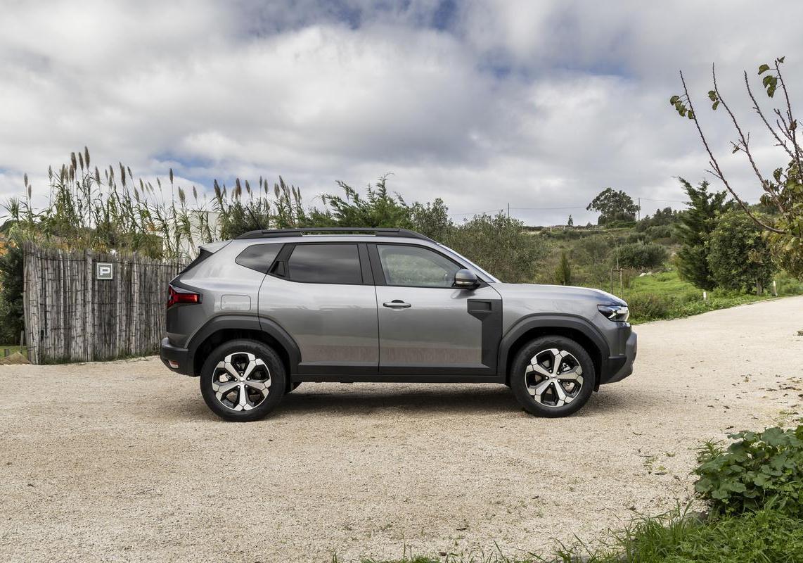 Dacia Duster 2024 journey foto