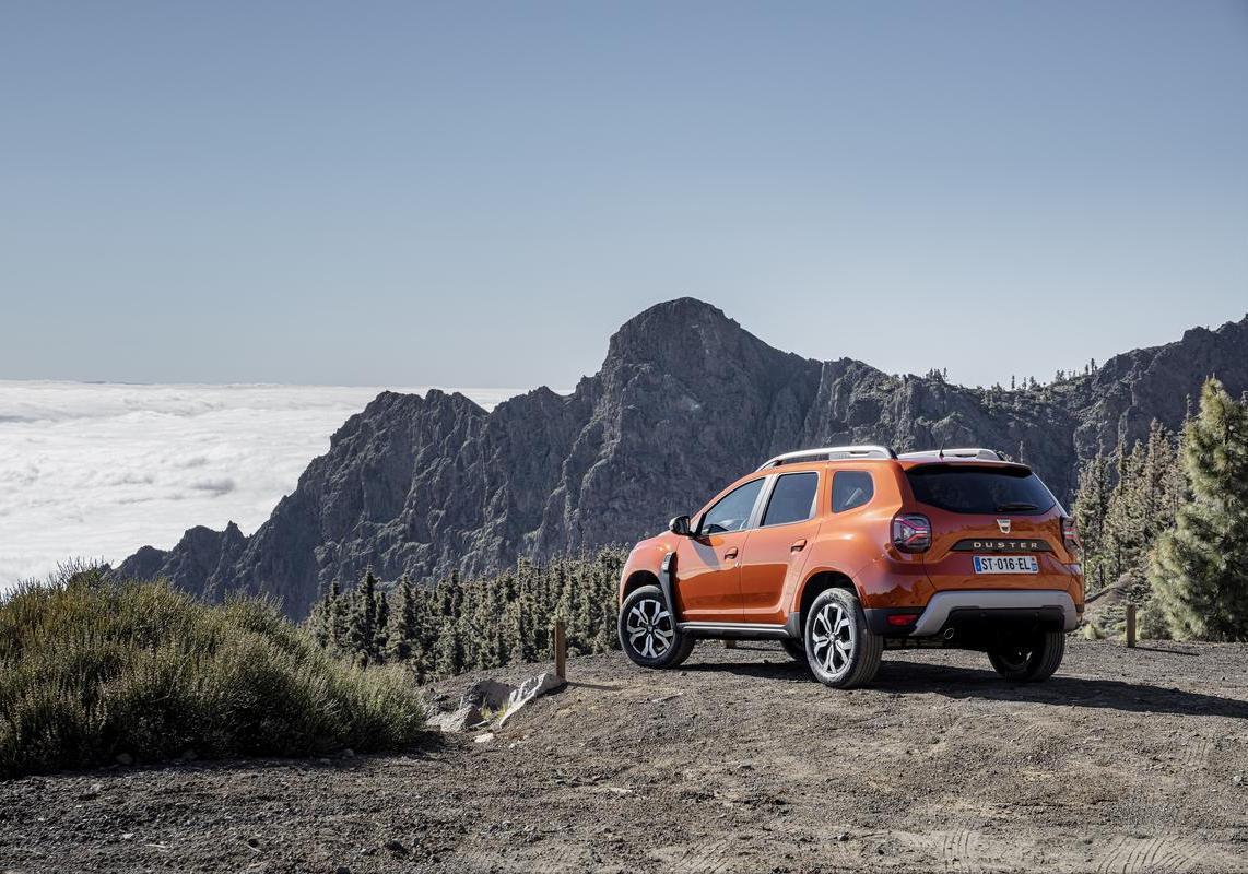 Dacia Duster 4x4 2022 posteriore foto