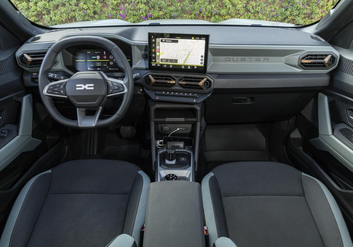 Dacia Duster Hybrid 155 Journey interni