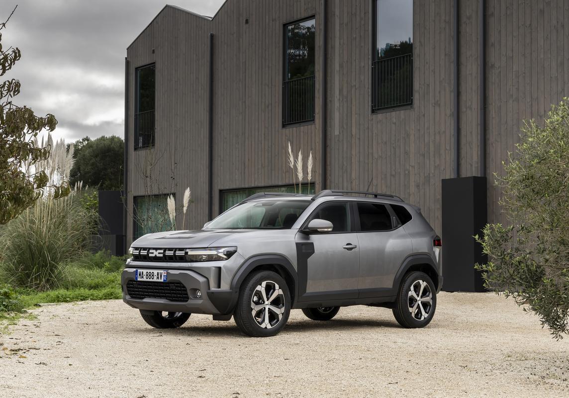Dacia Duster ibrida 2025