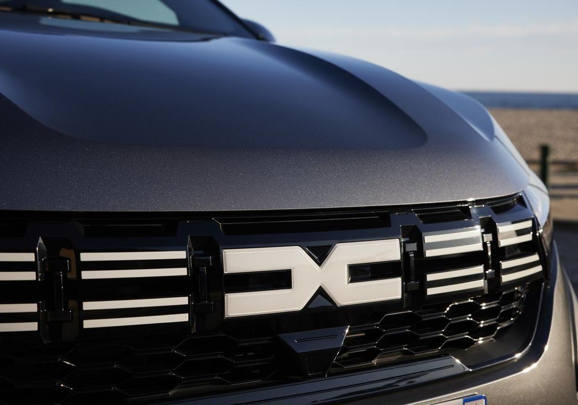 Dacia Jogger Hybrid extreme griglia anteriore