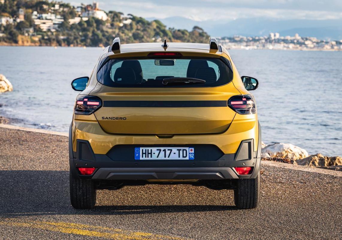 Dacia Sandero eco-g 120 auto posteriore