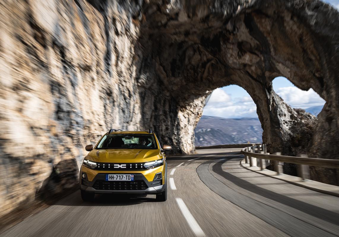 Dacia Sandero eco-g 120 auto