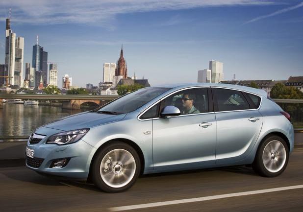 Decima posizione auto più vendute in aprile 2013 Opel Astra