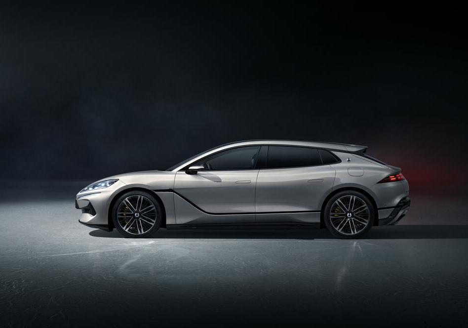Denza Z9 GT laterale