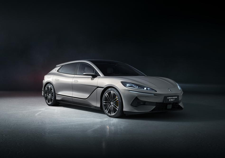 Denza Z9 GT tre quarti anteriore