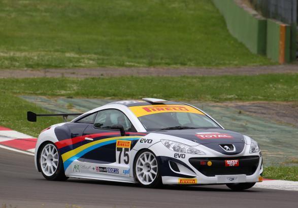 EVO Trackday 2013 Peugeot RCZ Cup tre quarti anteriore