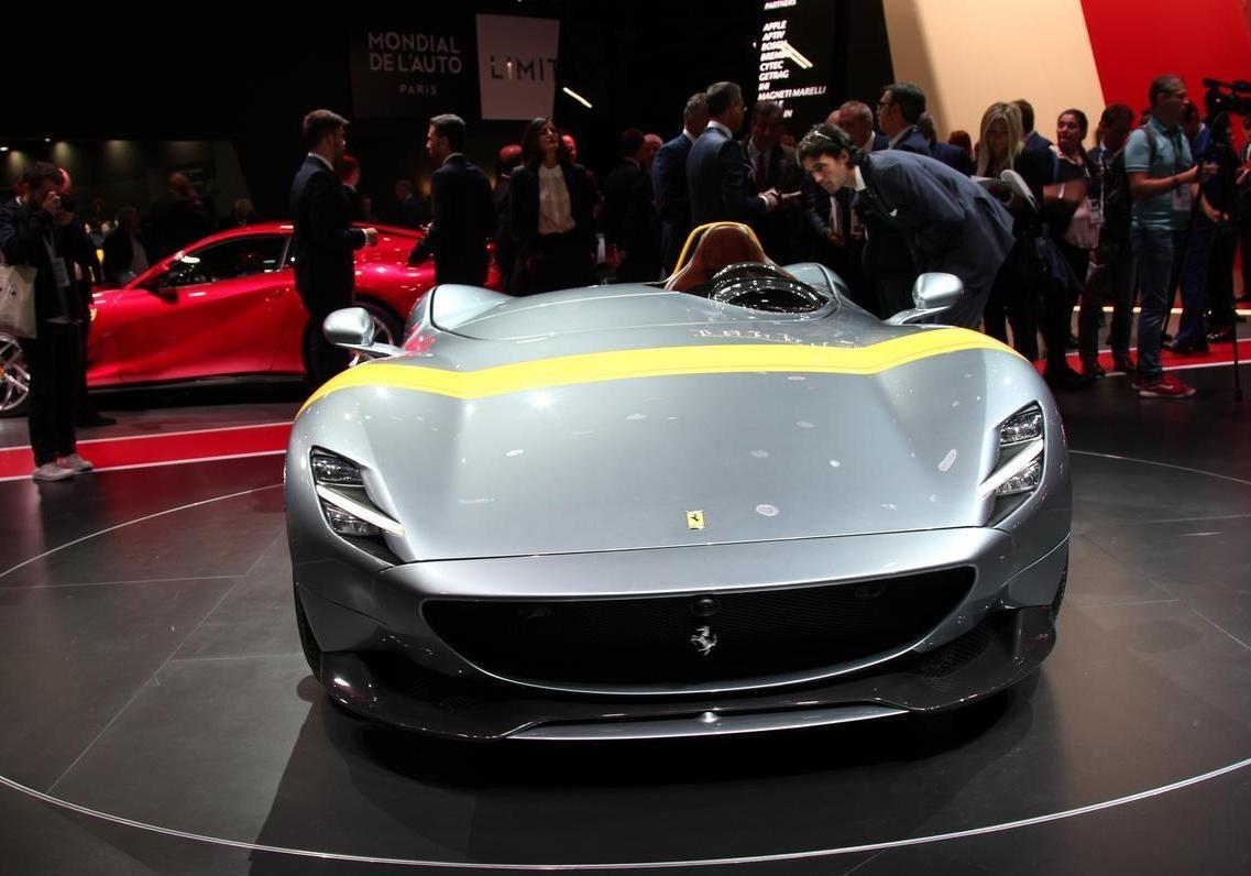 Ferrari Monza SP1 Salone di Parigi 2018 2