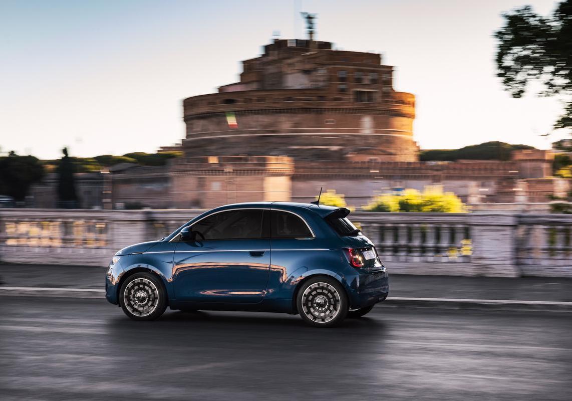 Fiat 500 elettrica immagine