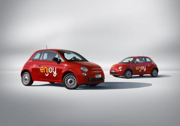 Fiat 500 Enjoy tre quarti anteriore