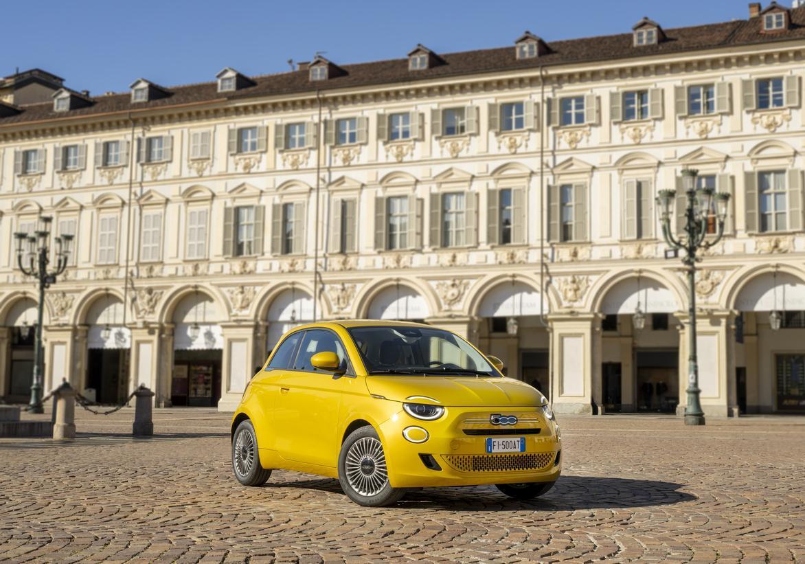 Fiat 500 Hybrid 2025 Torino 3