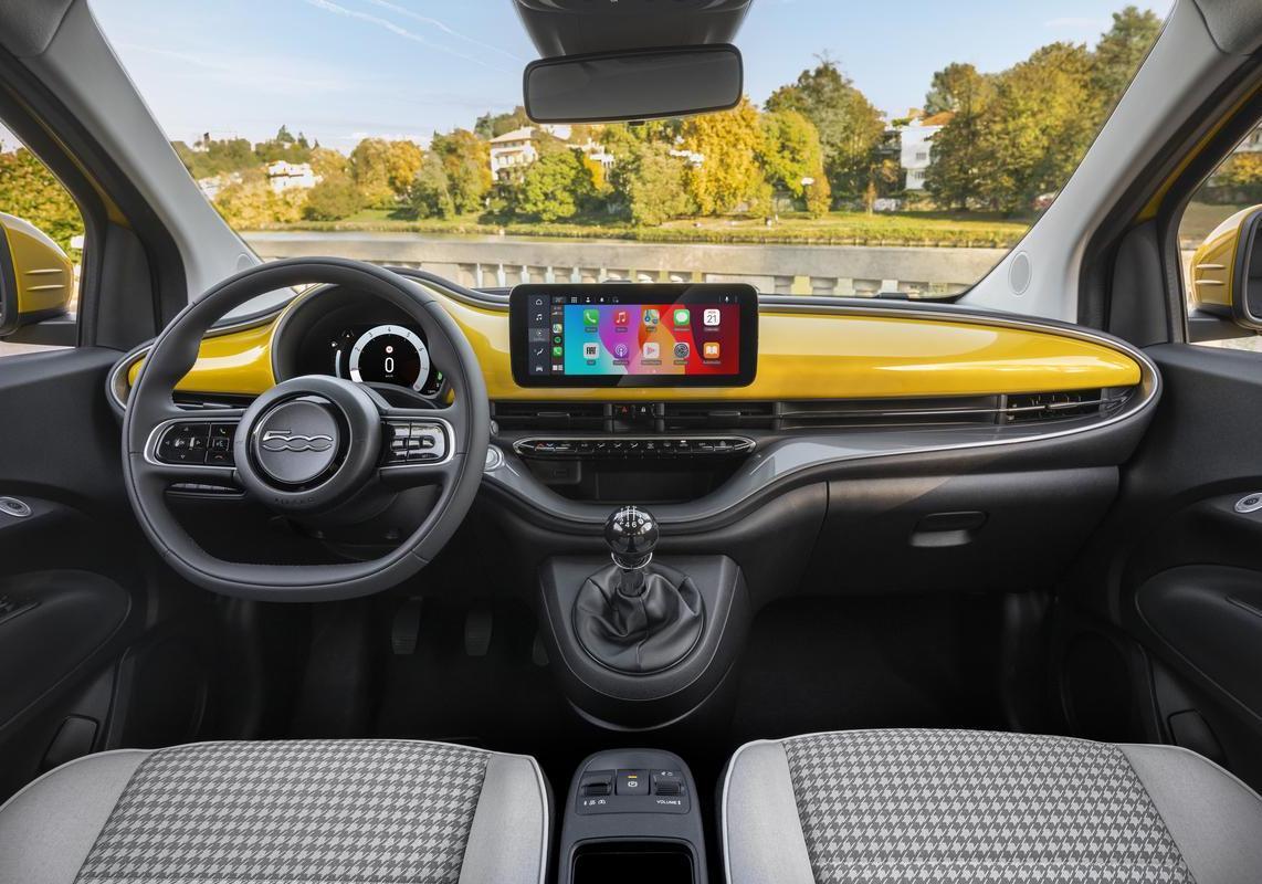 Fiat 500 Hybrid 2025 Torino interni