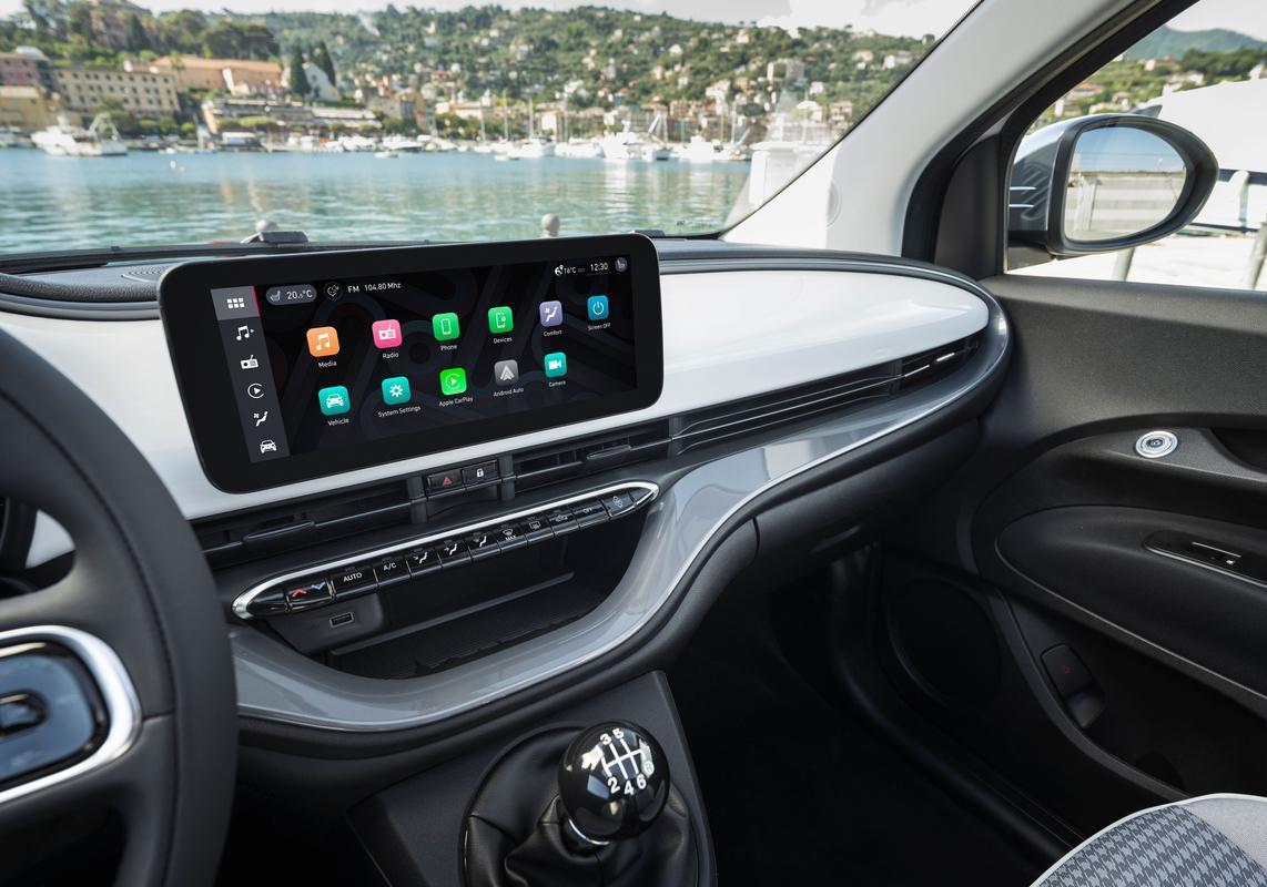 Fiat 500 Hybrid Dolcevita -infotainment