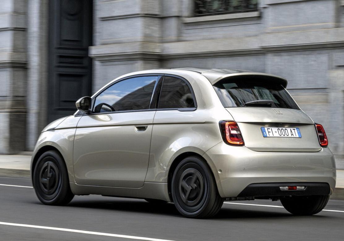 Fiat 500e Giorgio Armani 4