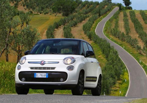 Fiat 500L tre quarti anteriore lato sinistro